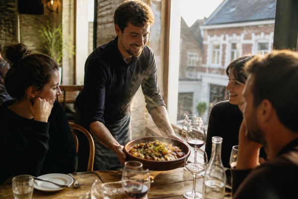 Restaurant convivial lens